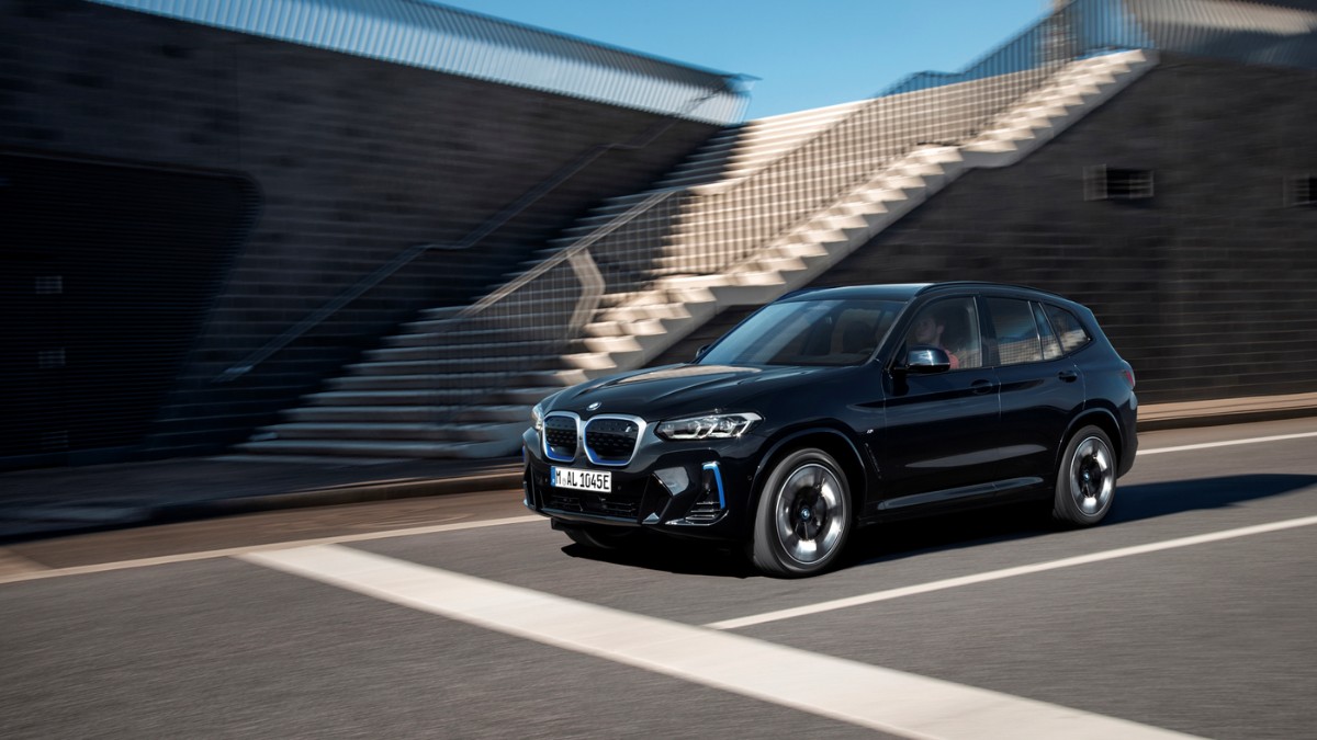 Ngoại Thất BMW iX3